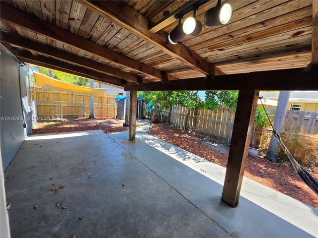 5225 NE 4th Ave 0, Oakland Park, FL 33334