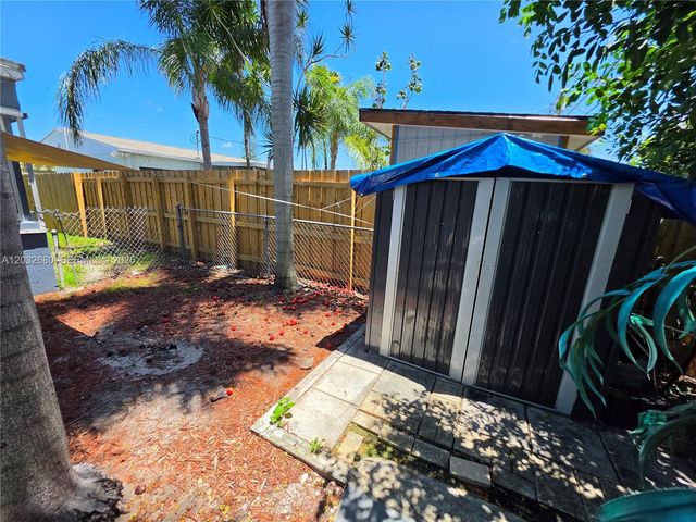 5225 NE 4th Ave 0, Oakland Park, FL 33334