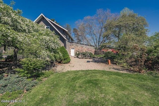 7 Western Avenue, Charlton, NY 12019