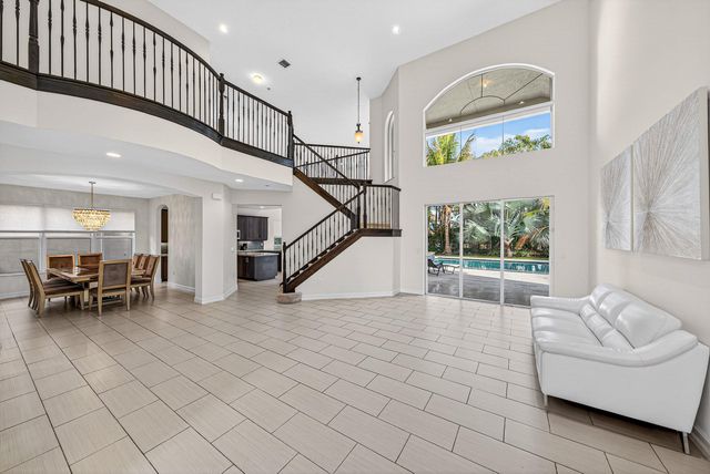 8203 Mariano Falls Lane, Boynton Beach, FL 33473