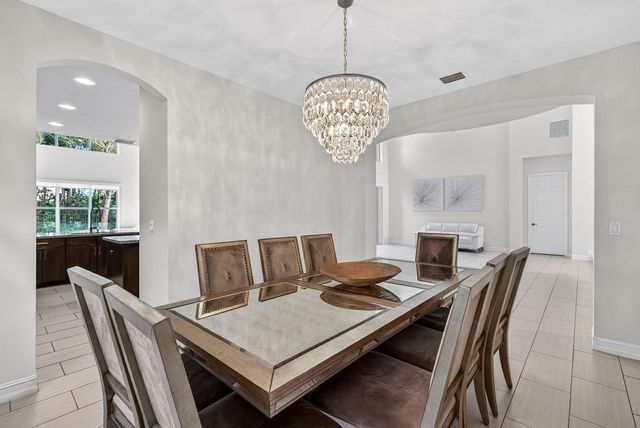 8203 Mariano Falls Lane, Boynton Beach, FL 33473