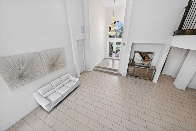 8203 Mariano Falls Lane, Boynton Beach, FL 33473