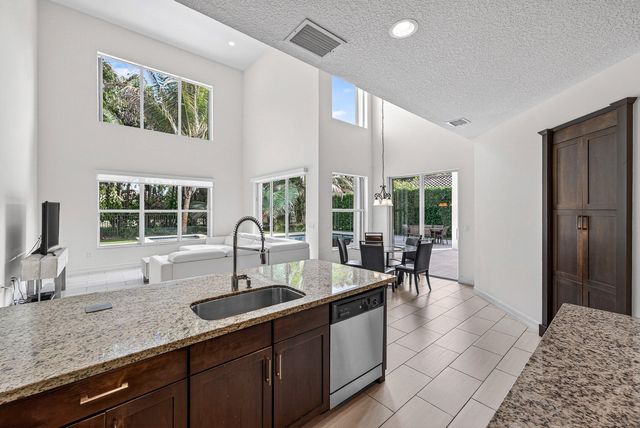 8203 Mariano Falls Lane, Boynton Beach, FL 33473