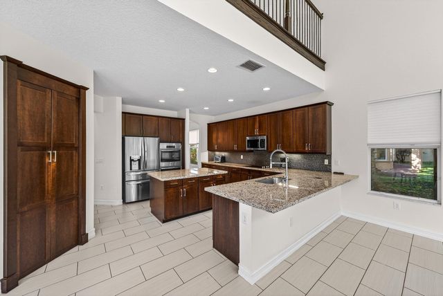 8203 Mariano Falls Lane, Boynton Beach, FL 33473