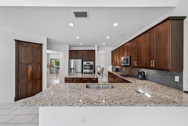 8203 Mariano Falls Lane, Boynton Beach, FL 33473