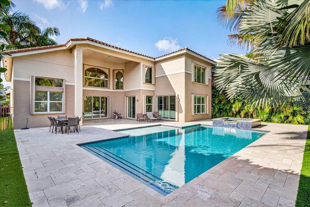 8203 Mariano Falls Lane, Boynton Beach, FL 33473