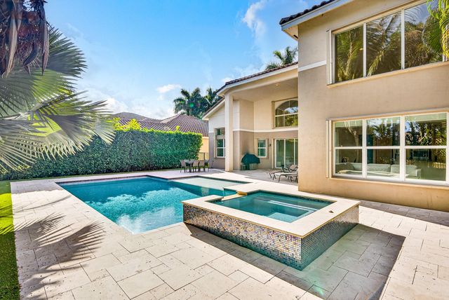 8203 Mariano Falls Lane, Boynton Beach, FL 33473