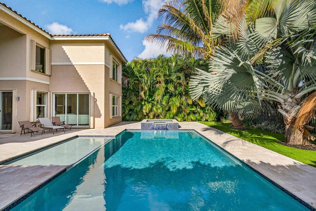 8203 Mariano Falls Lane, Boynton Beach, FL 33473