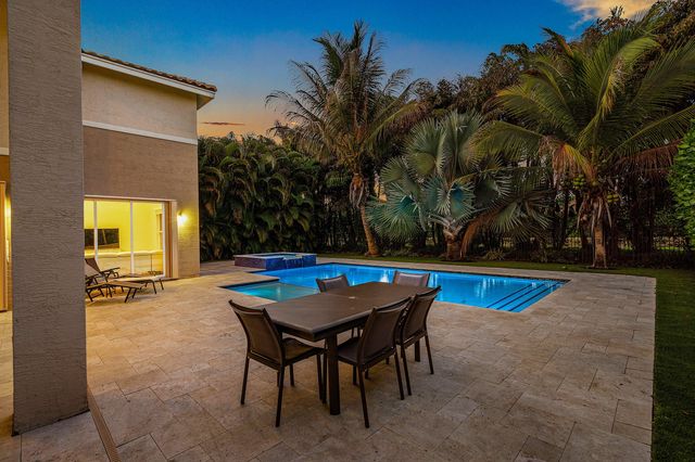 8203 Mariano Falls Lane, Boynton Beach, FL 33473