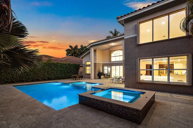 8203 Mariano Falls Lane, Boynton Beach, FL 33473