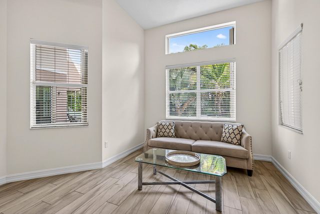 8203 Mariano Falls Lane, Boynton Beach, FL 33473