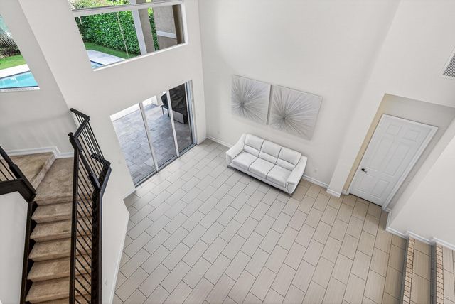 8203 Mariano Falls Lane, Boynton Beach, FL 33473