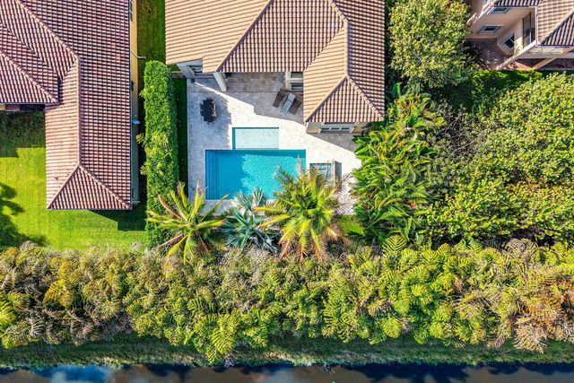 8203 Mariano Falls Lane, Boynton Beach, FL 33473