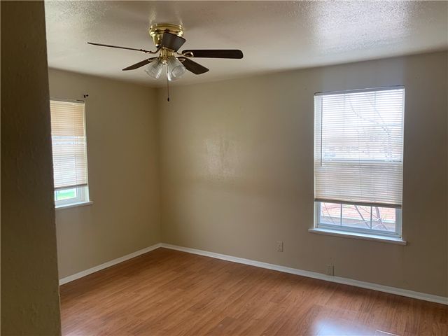 322 Belmont Dr, Corpus Christi, TX 78418