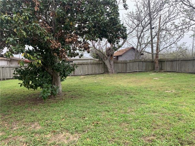 322 Belmont Dr, Corpus Christi, TX 78418