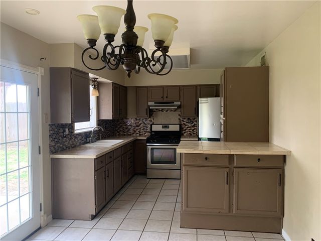 322 Belmont Dr, Corpus Christi, TX 78418