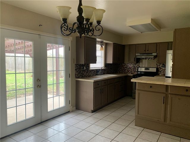 322 Belmont Dr, Corpus Christi, TX 78418