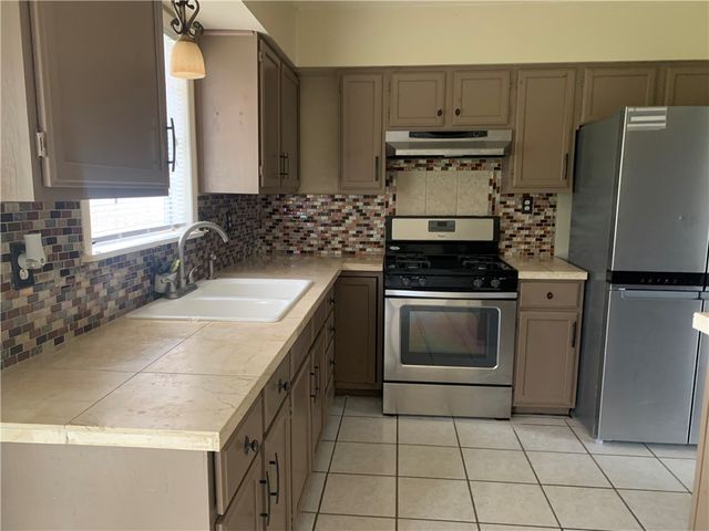 322 Belmont Dr, Corpus Christi, TX 78418