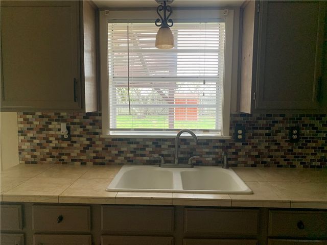 322 Belmont Dr, Corpus Christi, TX 78418