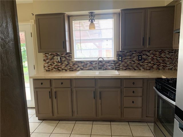 322 Belmont Dr, Corpus Christi, TX 78418