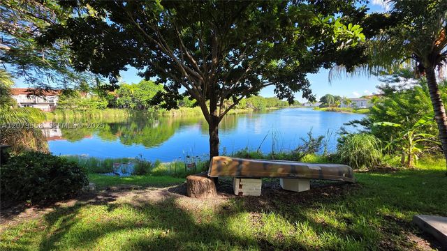 15619 SW 73rd Cir Ter 10-8, Miami, FL 33193
