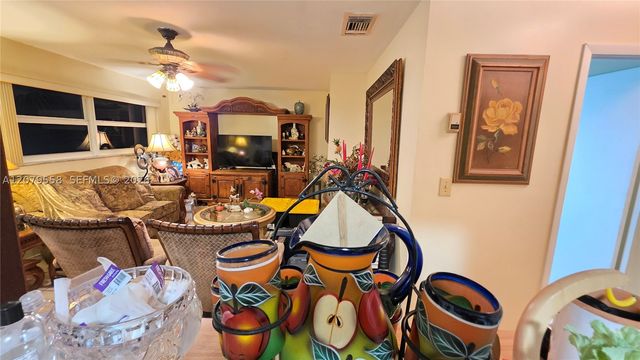 15619 SW 73rd Cir Ter 10-8, Miami, FL 33193