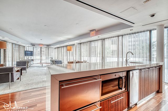 1 Wall Street Ct Apt 904, New York City, NY 10005