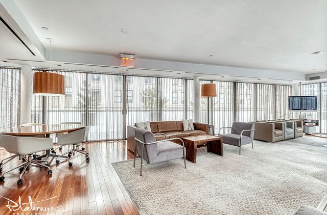 1 Wall Street Ct Apt 904, New York City, NY 10005