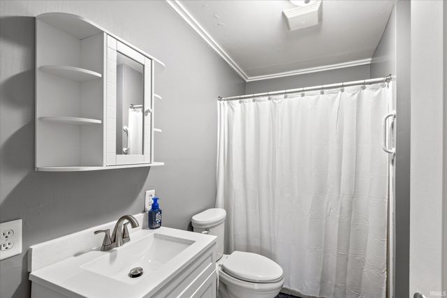 2724 N Smith Pike, Bloomington, IN 47404