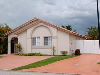16771 NW 74th Ct, Hialeah, FL 33015