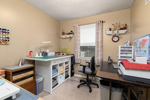 24275 Sandusky Road, Tonganoxie, KS 66086