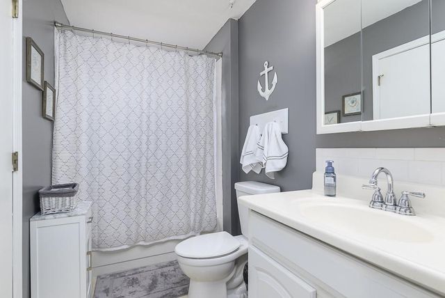 24275 Sandusky Road, Tonganoxie, KS 66086