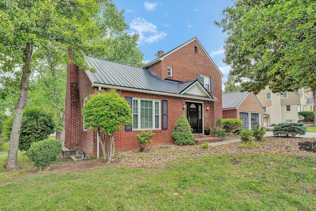 3289 Avenham AVE SW, Roanoke, VA 24014