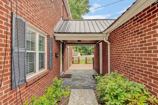 3289 Avenham AVE SW, Roanoke, VA 24014