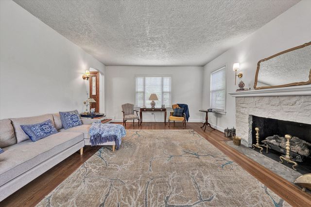 3289 Avenham AVE SW, Roanoke, VA 24014