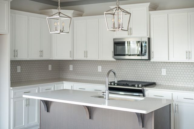 2064 Blackstone Drive, Hendersonville, TN 37075