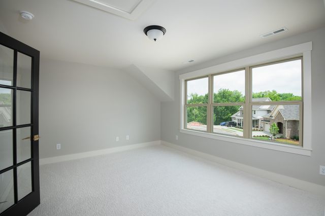 2064 Blackstone Drive, Hendersonville, TN 37075