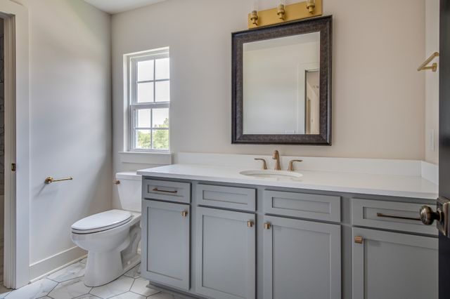 2064 Blackstone Drive, Hendersonville, TN 37075