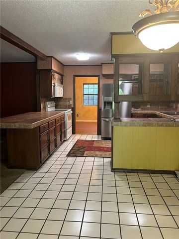 2813 W D Street, Russellville, AR 72801