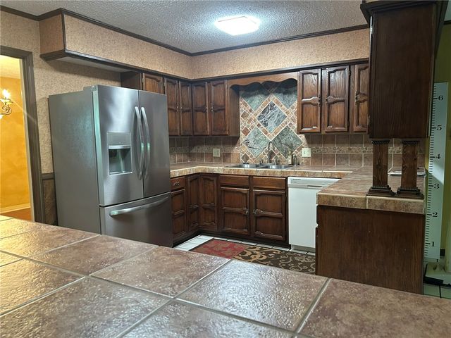 2813 W D Street, Russellville, AR 72801
