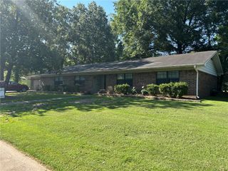 2813 W D Street, Russellville, AR 72801