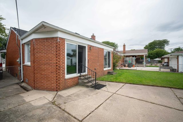 22725 Amherst Street, Saint Clair Shores, MI 48081