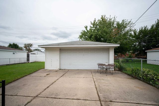 22725 Amherst Street, Saint Clair Shores, MI 48081