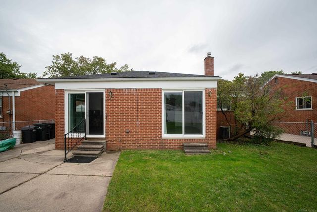 22725 Amherst Street, Saint Clair Shores, MI 48081