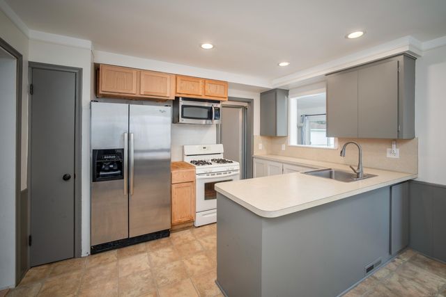 22725 Amherst Street, Saint Clair Shores, MI 48081