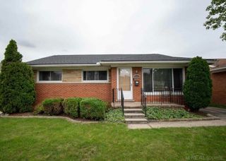 22725 Amherst Street, Saint Clair Shores, MI 48081