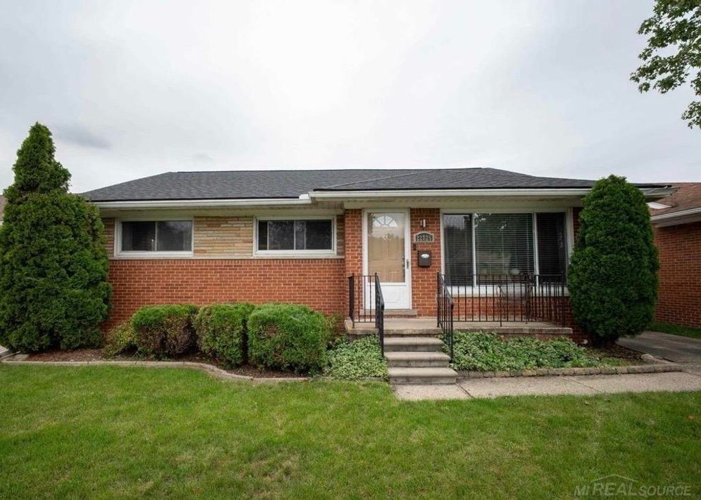 22725 Amherst Street, Saint Clair Shores, MI 48081