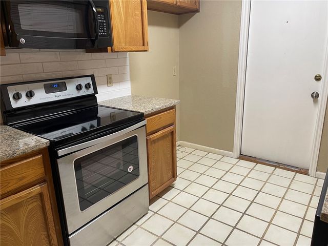 11214 Willowood Creek Dr, Corpus Christi, TX 78410