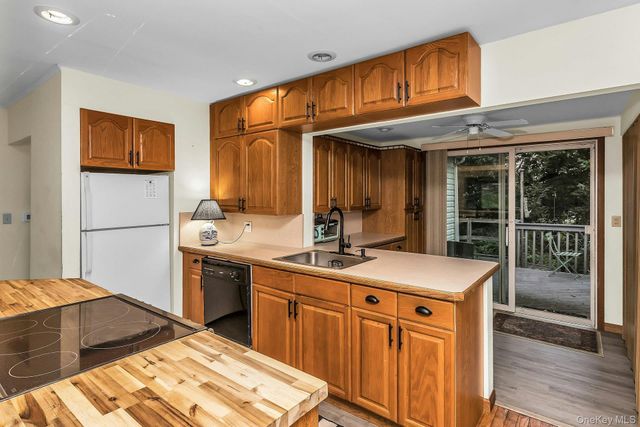 176 N Side Road, Wading River, NY 11792