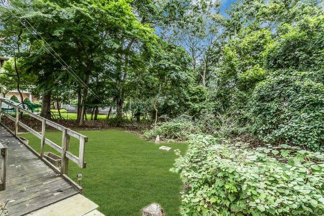 176 N Side Road, Wading River, NY 11792